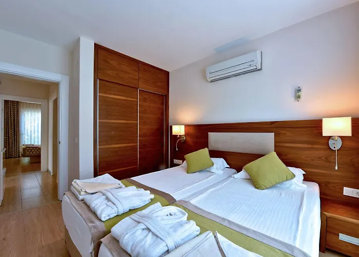 Garden Aparthotel 4*