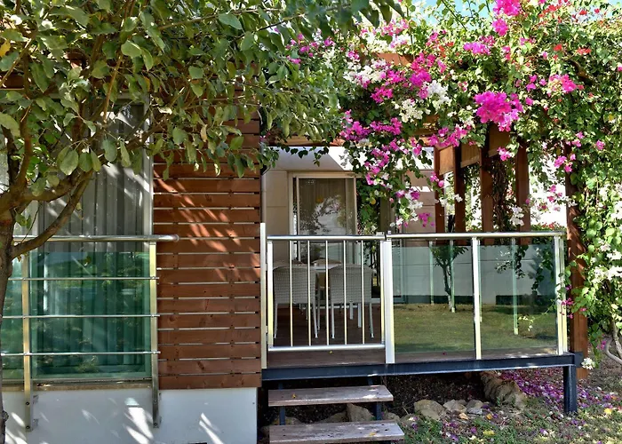 Garden Ξενοδοχείο με διαμερίσματα 4*