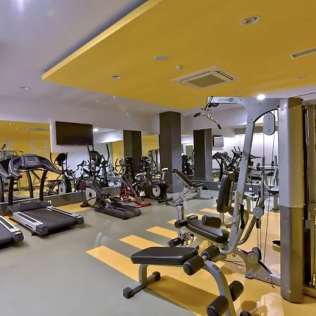 绿色花园套房酒店 4* 阿拉尼亚