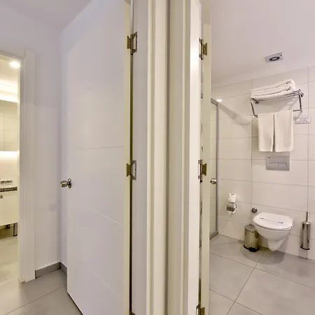 绿色花园套房酒店 公寓式酒店 阿拉尼亚