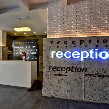 绿色花园套房酒店 阿拉尼亚