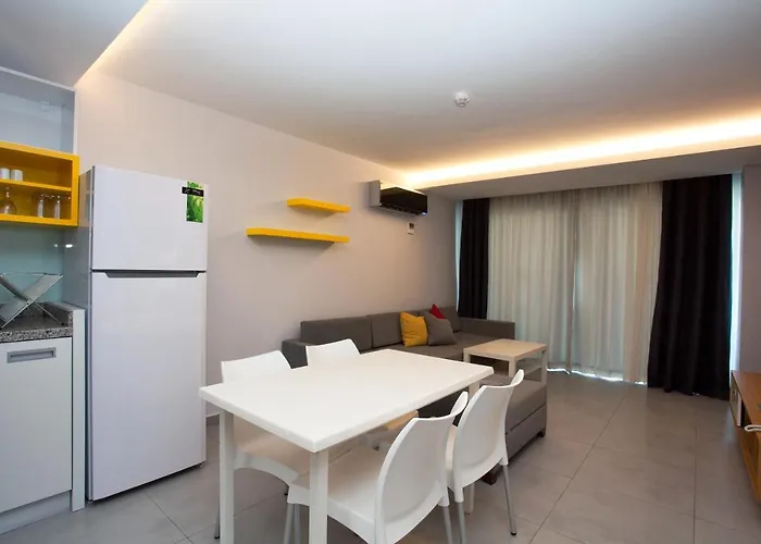 绿色花园套房酒店 4* 阿拉尼亚