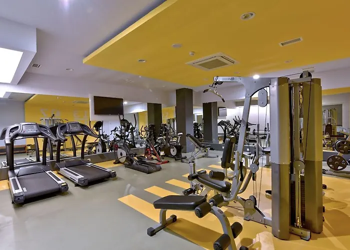 绿色花园套房酒店 4* 阿拉尼亚