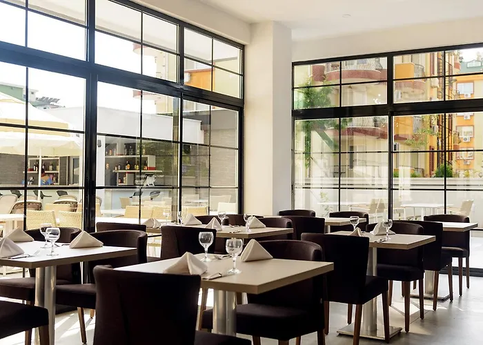 绿色花园套房酒店 公寓式酒店 阿拉尼亚