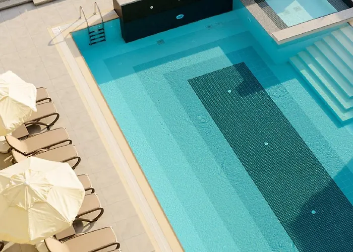 绿色花园套房酒店 公寓式酒店 4*