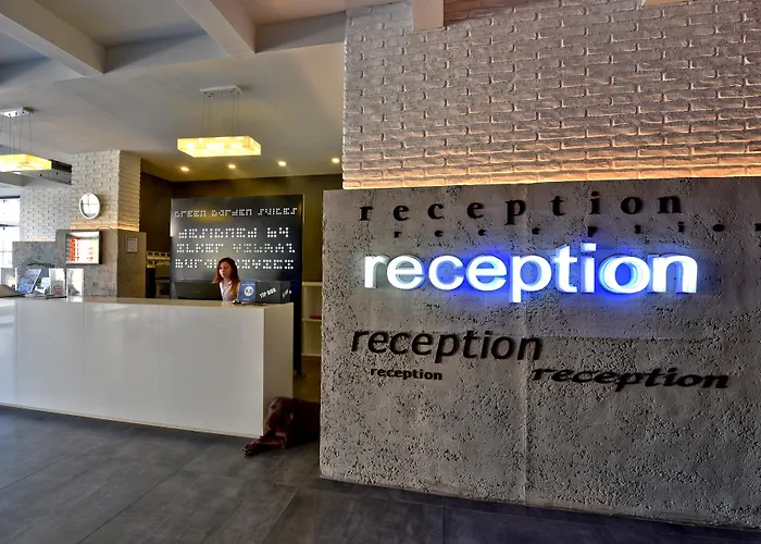 绿色花园套房酒店 阿拉尼亚