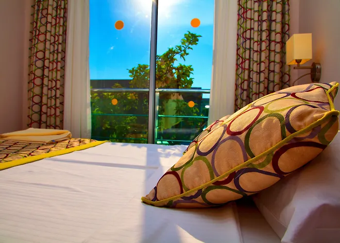 绿色花园套房酒店