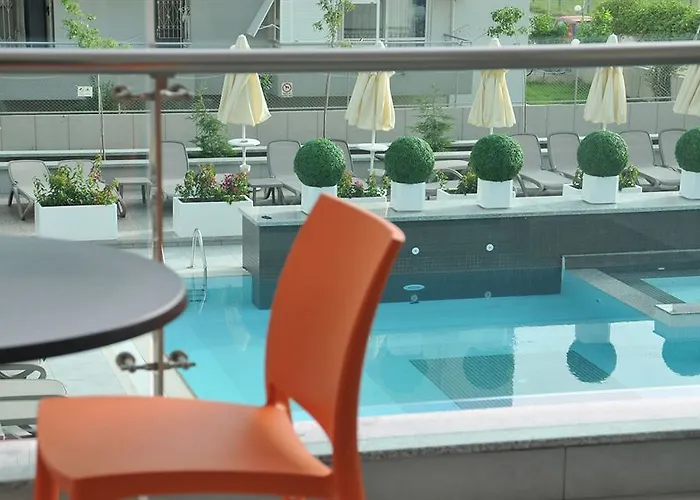 绿色花园套房酒店 阿拉尼亚